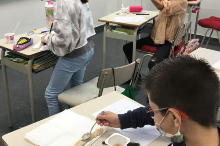 Setmana de la ciència. 5è de primària. Experiment sobre la digestió