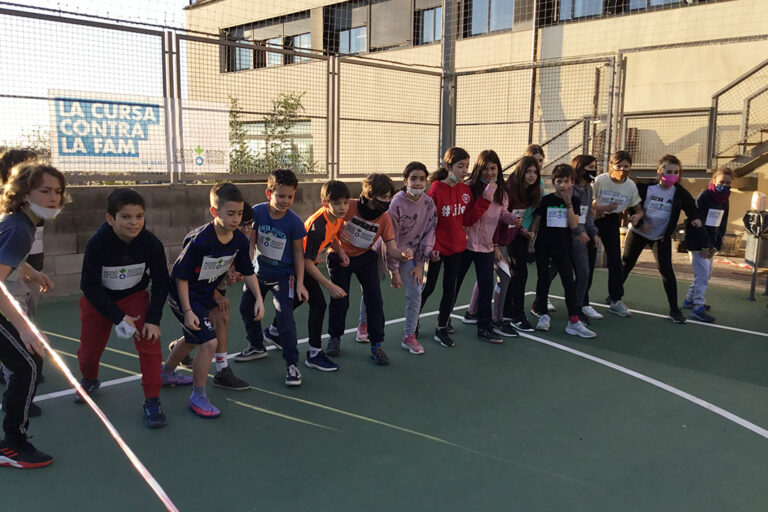 Escola Solc de Barcelona - Cursa Contra la Fam 21-22