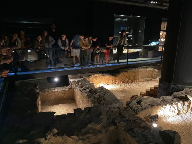Escola Solc de Barcelona – Els alumnes de 2n d’Eso visiten el museu de Badalona Escola Solc de Barcelona - Els alumnes de 2n d’Eso visiten el museu de Badalona