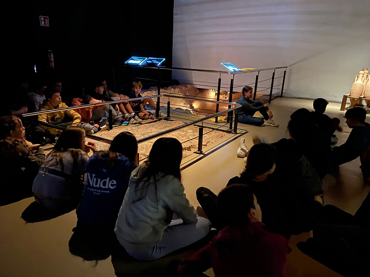 Escola Solc de Barcelona - Els alumnes de 2n d’Eso visiten el museu de Badalona