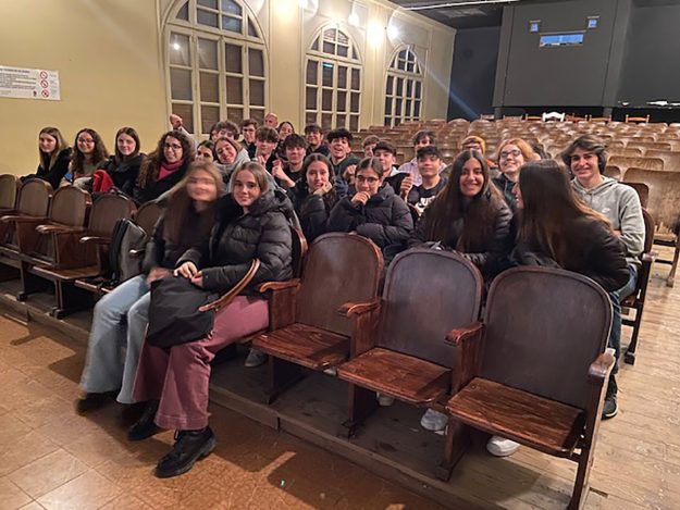 Escola Solc de Barcelona – Visita a l’antiga colònia industrial de la família Vidal Escola Solc de Barcelona - Visita a l'antiga colònia industrial de la família Vidal