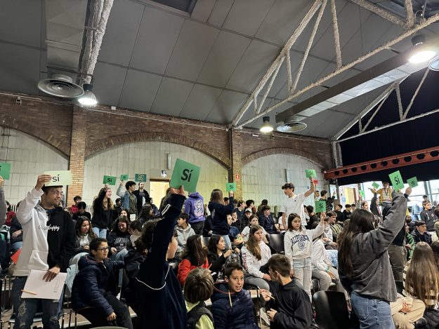 Escola Solc de Barcelona – Assemblea de Cooperatives d’alumnes de Catalunya Escola Solc de Barcelona - Assemblea de Cooperatives d’alumnes de Catalunya