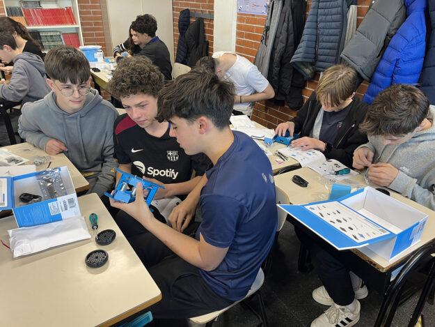 Escola Solc de Barcelona – Robot MBOT2 Escola Solc de Barcelona - Robot MBOT2