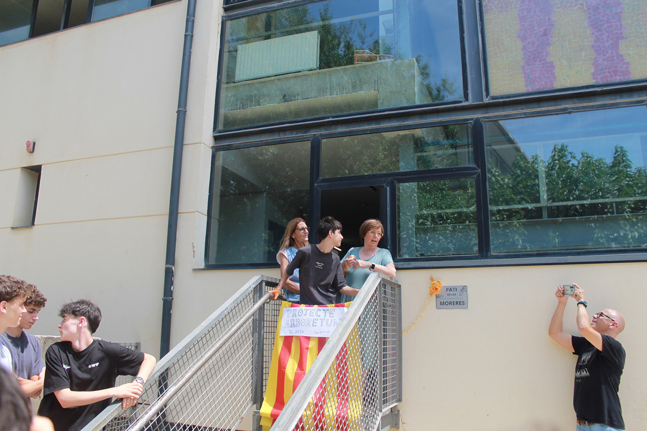 Escola Solc de Barcelona - Inauguració de les plaques dels patis dins del projecte Arboretum