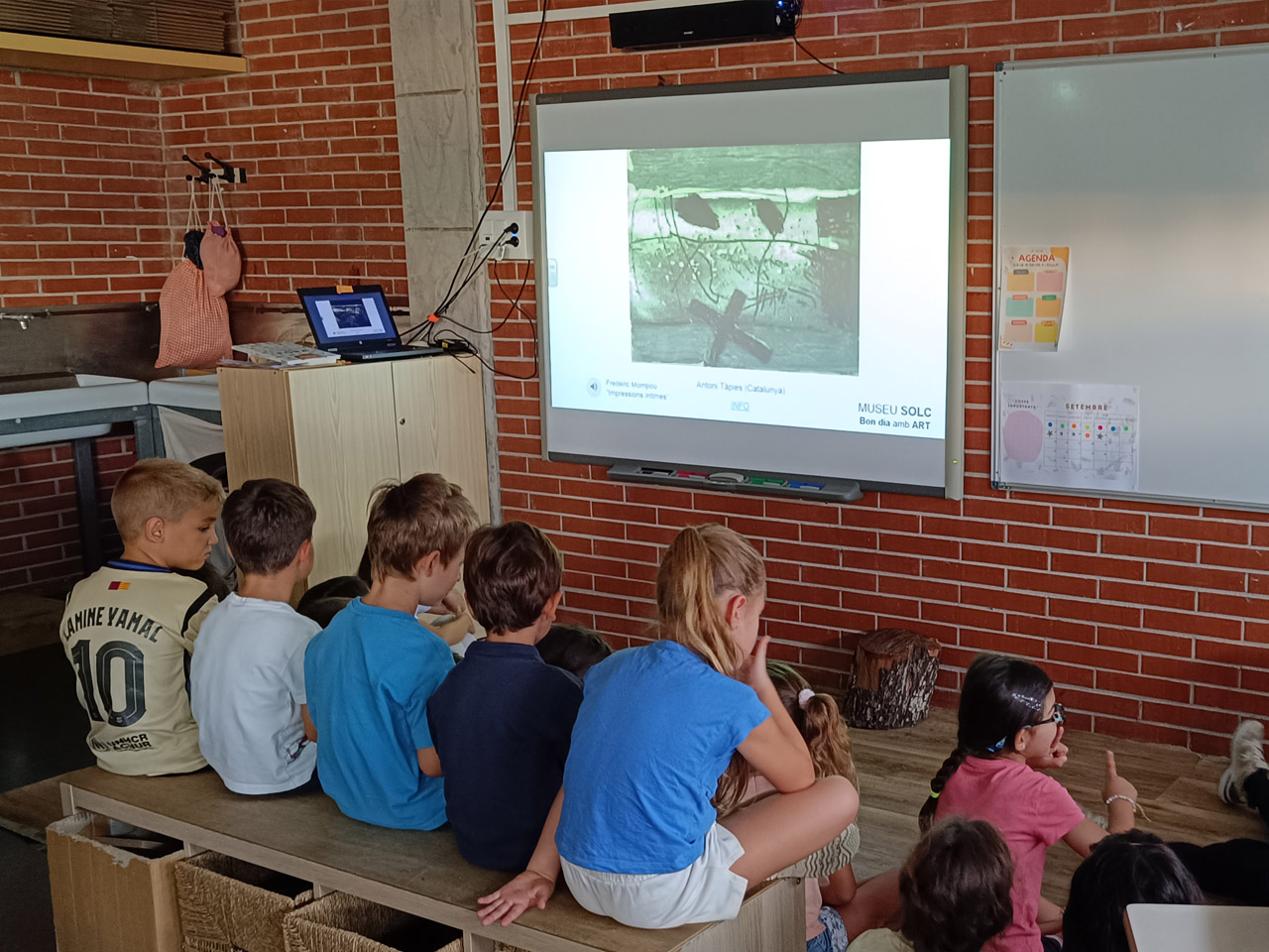 Escola Solc de Barcelona - Bon dia amb art