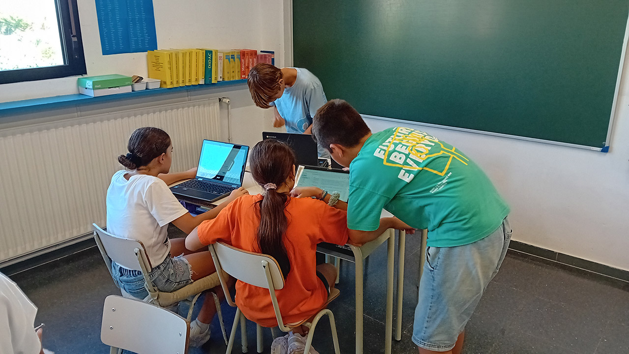 Escola Solc de Barcelona - Inici dels laboratoris de Cicle Superior