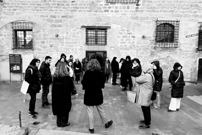 Escola Solc de Barcelona - Un claustre fora de l’escola