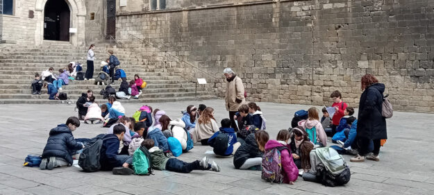 escola-solc-barcelona-sortida-ciutat-01 Escola Solc de Barcelona - Sortida per la ciutat acompanyats pels alumnes de 6è