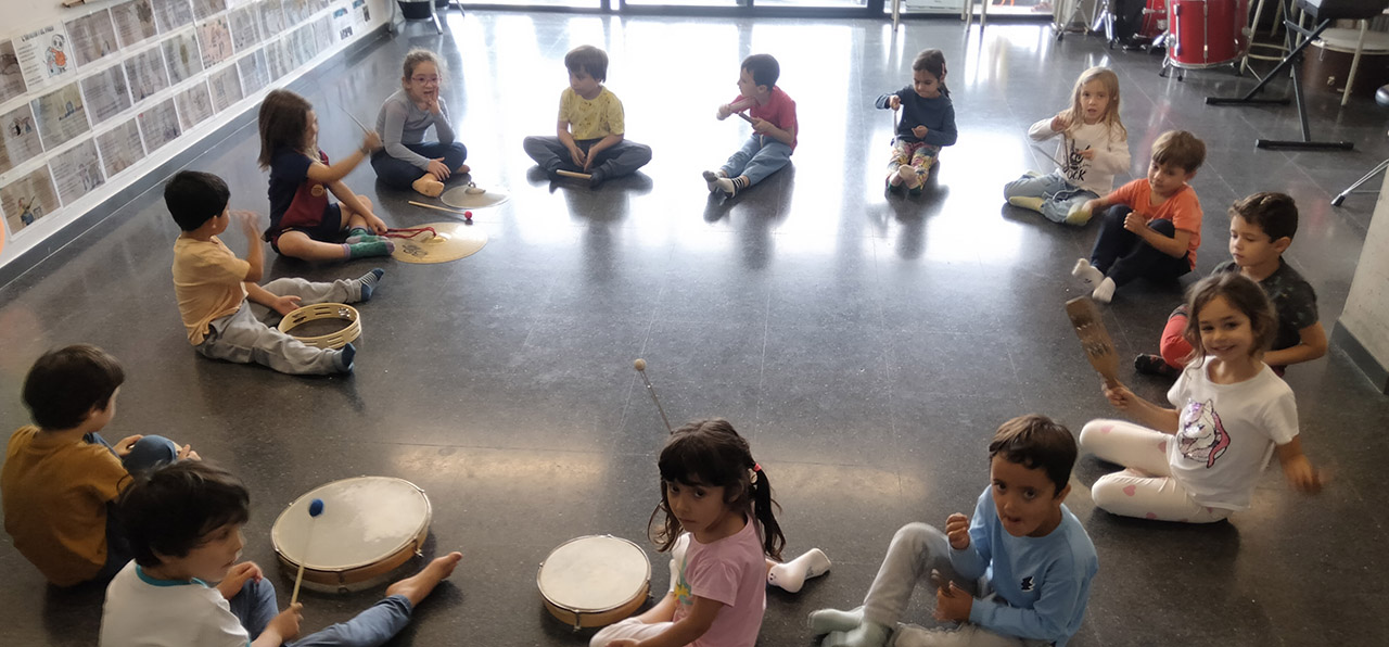 Escola Solc de Barcelona - Vivint la música a Infantil