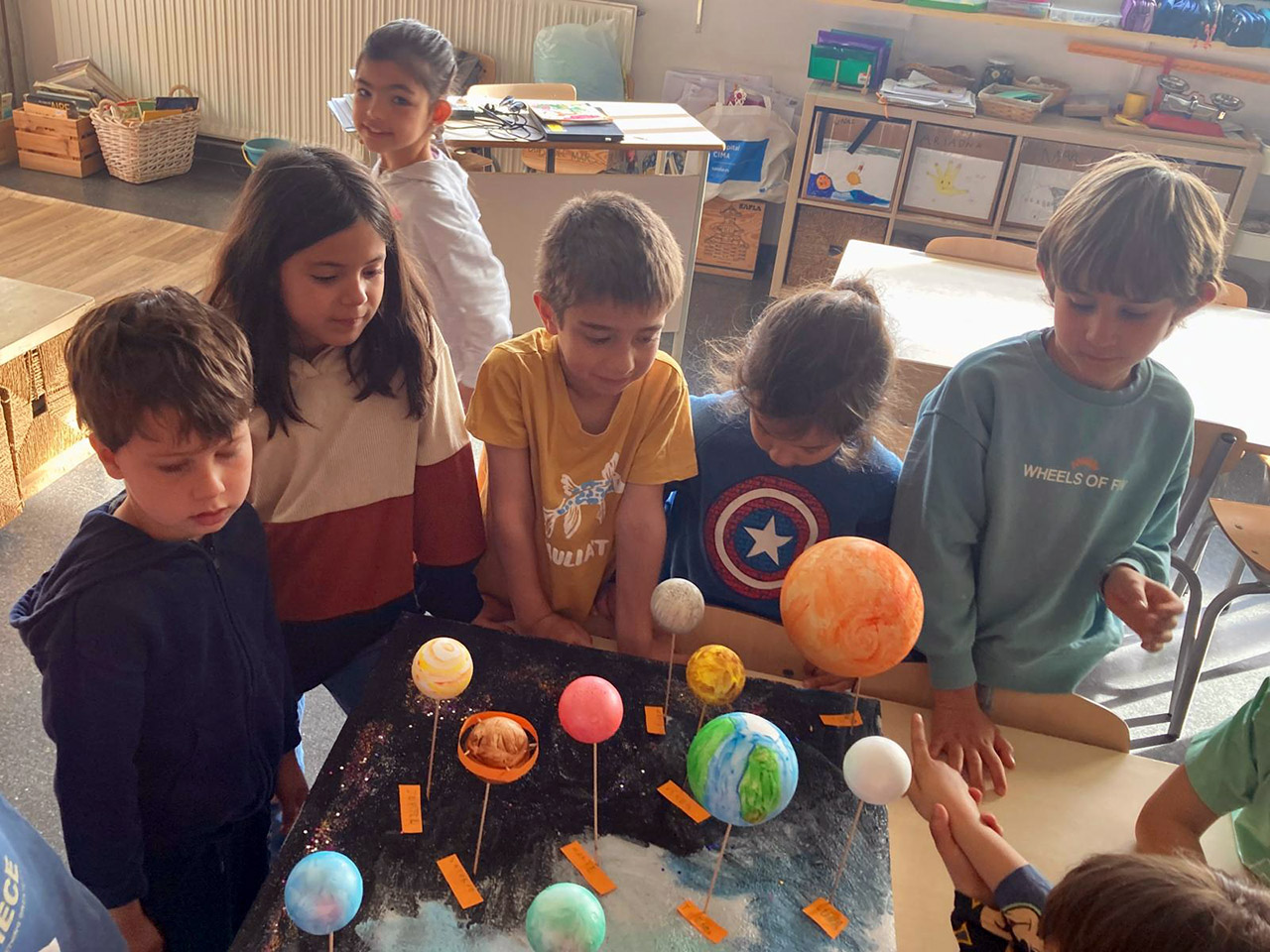 Escola Solc de Barcelona - Primer s’apassiona amb Artemis II