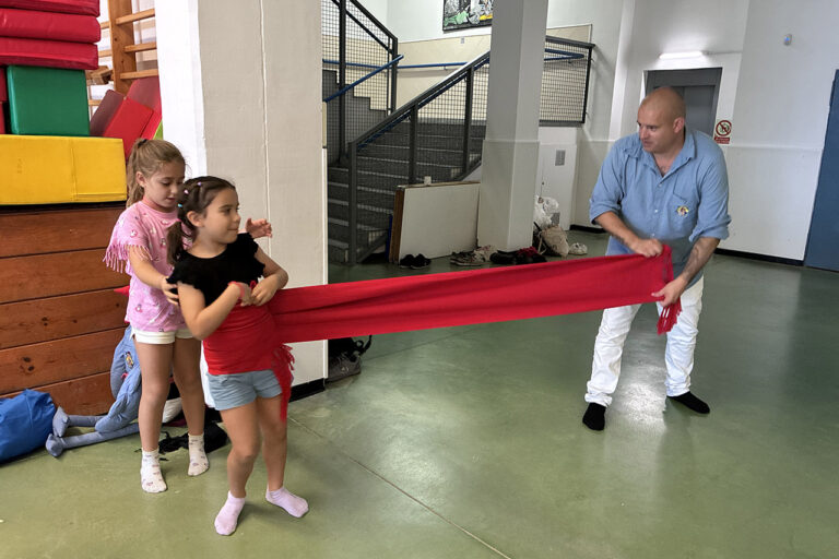 Escola Solc de Barcelona - Fem pinya amb els Castellers del Prat!