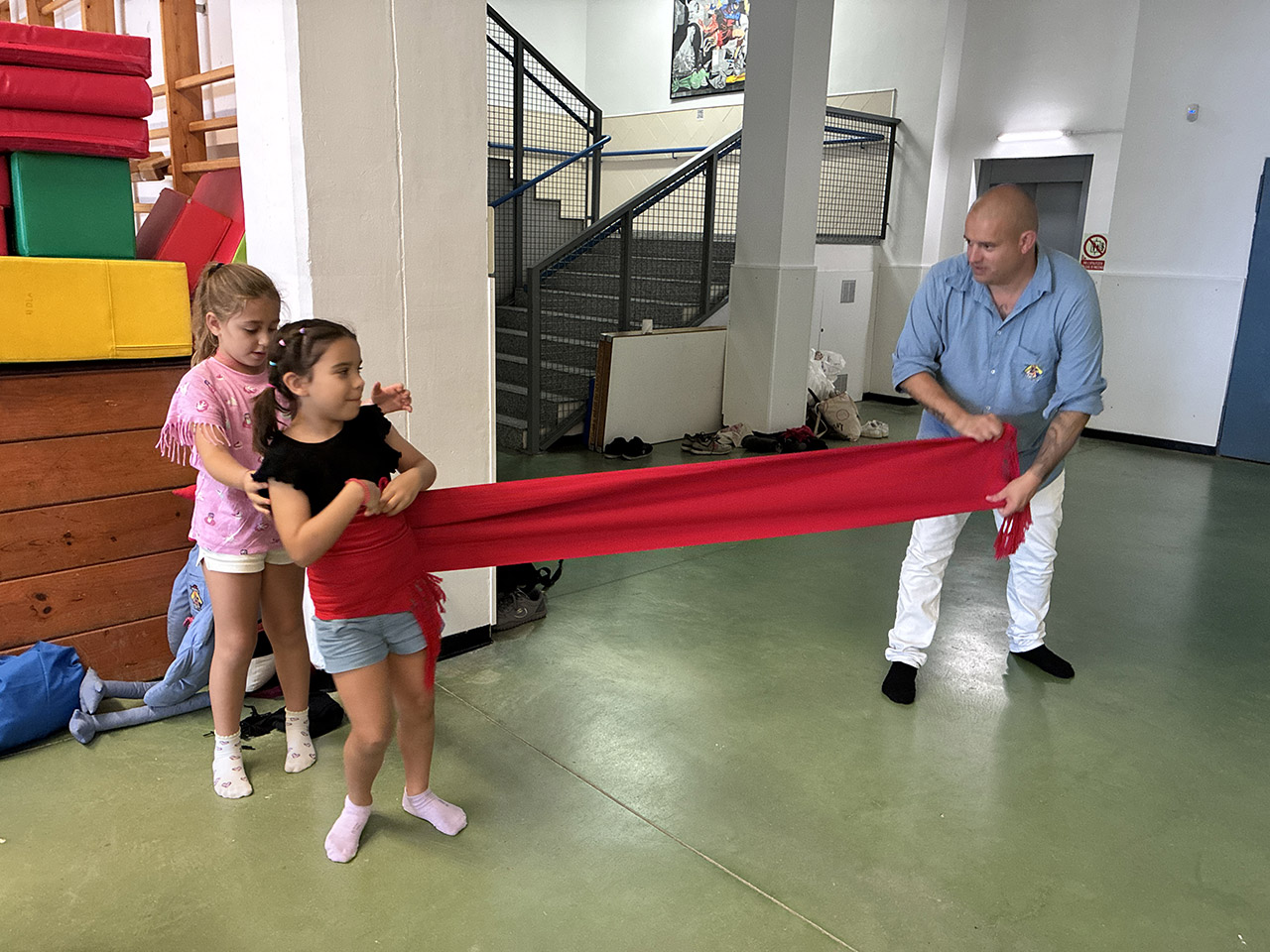 Escola Solc de Barcelona - Fem pinya amb els Castellers del Prat!